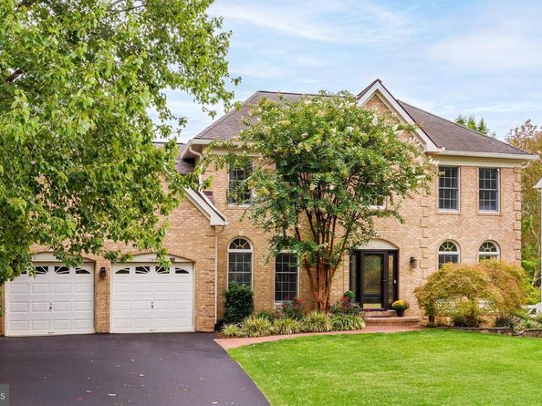 1319 Gatesmeadow Way, Reston VA 20194