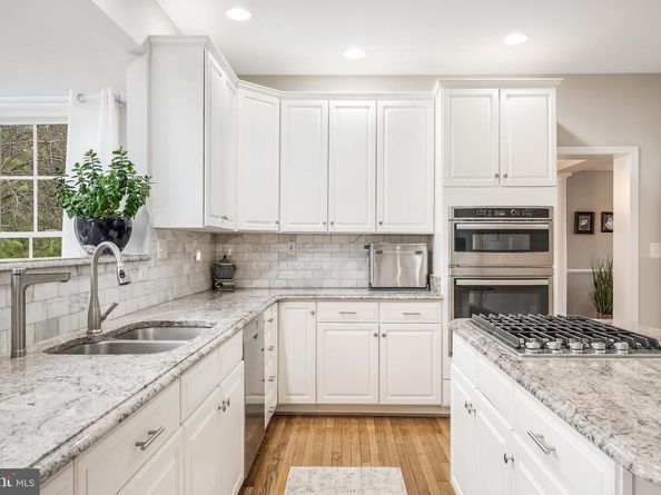1319 Gatesmeadow Way, Reston VA 20194