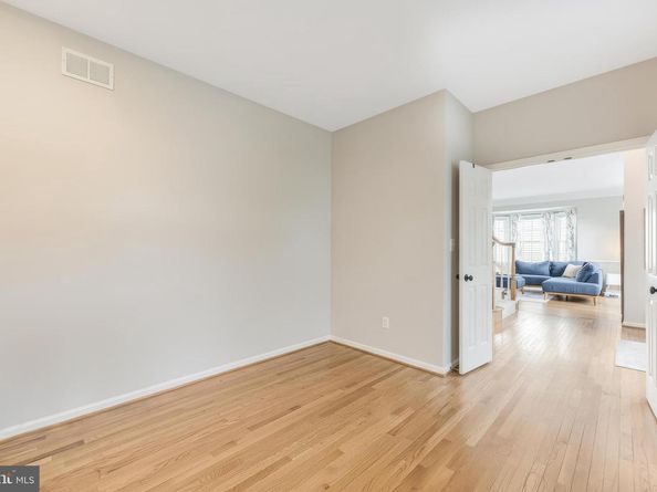 1319 Gatesmeadow Way, Reston VA 20194