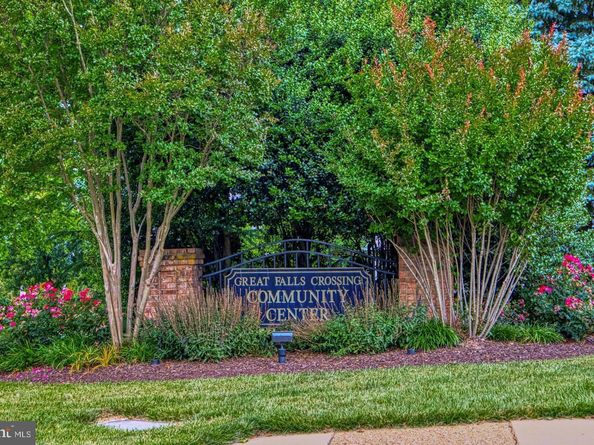 1319 Gatesmeadow Way, Reston VA 20194