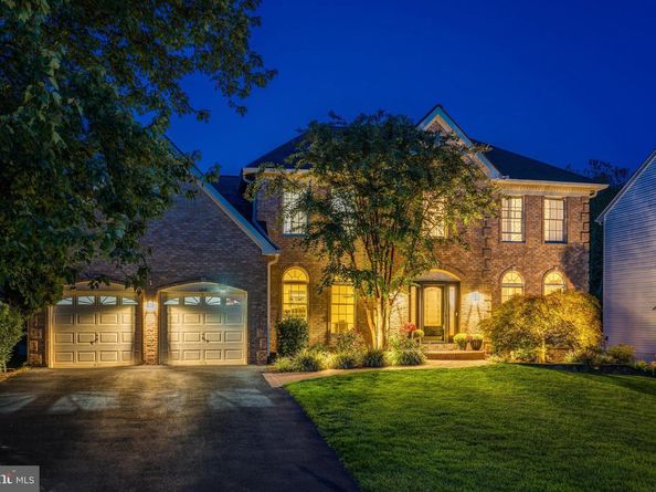 1319 Gatesmeadow Way, Reston VA 20194