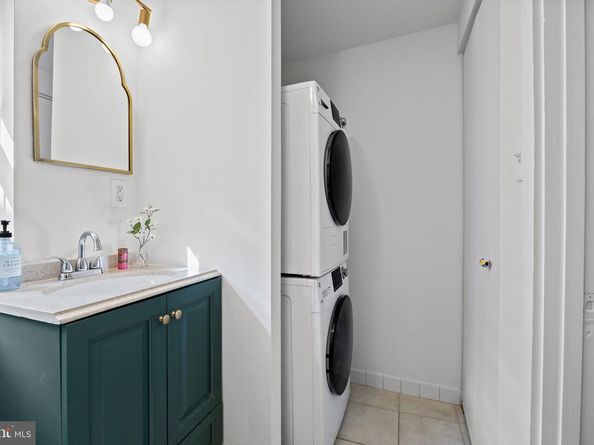 37 Queens Avenue, Philadelphia PA 19147