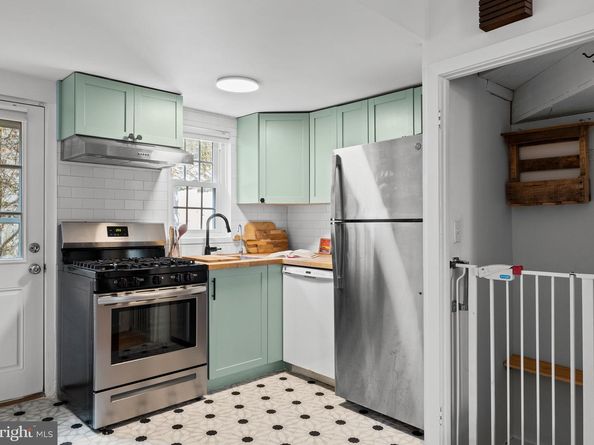 37 Queens Avenue, Philadelphia PA 19147