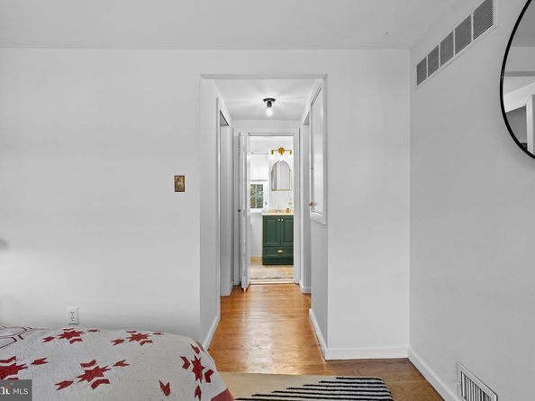 37 Queens Avenue, Philadelphia PA 19147