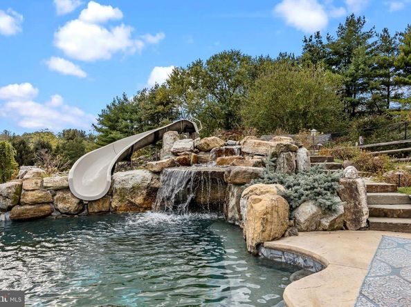 274 Pineville Road, Newtown PA 18940