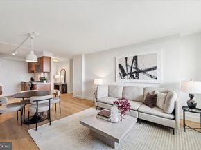 604 S Washington Square 1015, Philadelphia PA 19106