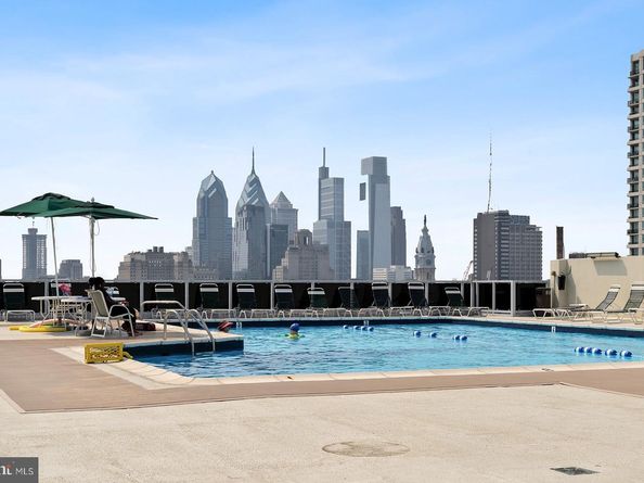 604 S Washington Square 1015, Philadelphia PA 19106
