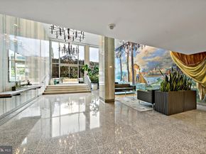 604 S Washington Square 1015, Philadelphia PA 19106