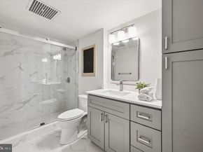 604 S Washington Square 1015, Philadelphia PA 19106