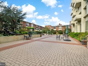 604 S Washington Square 1015, Philadelphia PA 19106