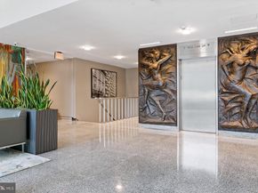 604 S Washington Square 1015, Philadelphia PA 19106