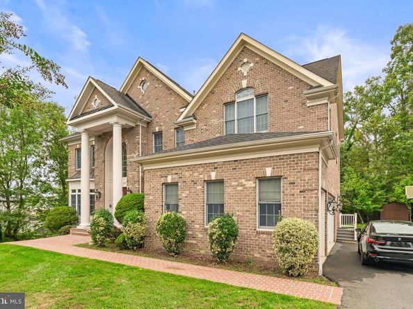 6623 Locust Way, Annandale VA 22003
