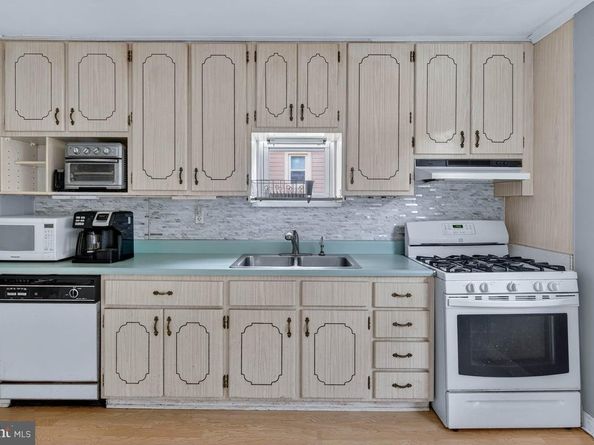 437 S Scott Avenue, Glenolden PA 19036