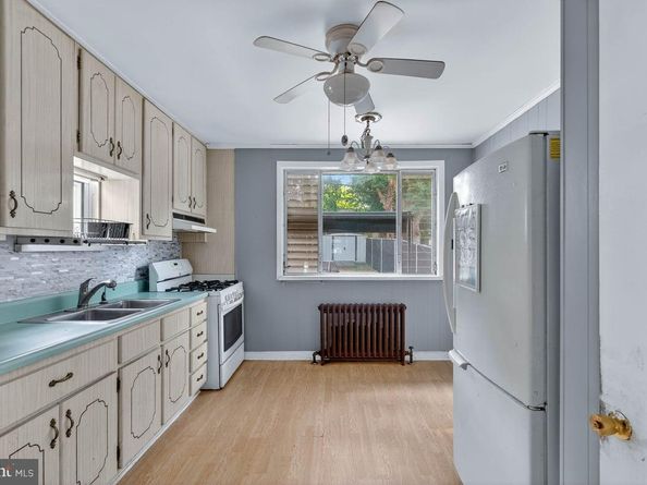437 S Scott Avenue, Glenolden PA 19036