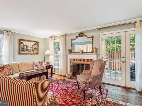 2518 S Walter Reed Drive A, Arlington VA 22206