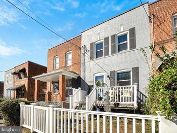2323 Pomeroy Rd SE