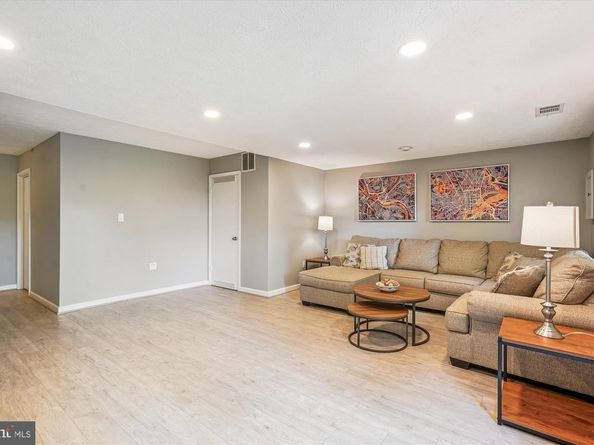 7852 Newport Glen Pass, Annandale VA 22003