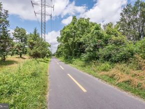 1904 E Beech Road, Sterling VA 20164