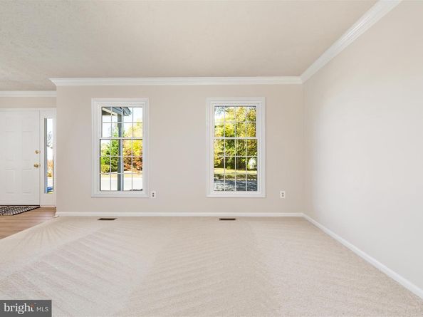 1904 E Beech Road, Sterling VA 20164