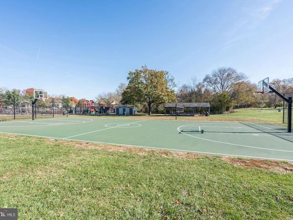 1904 E Beech Road, Sterling VA 20164