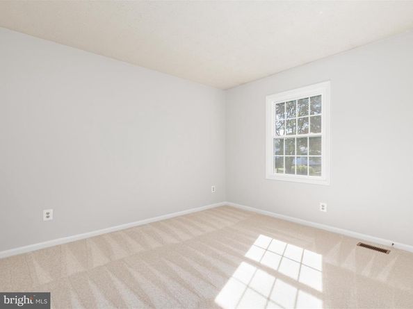 1904 E Beech Road, Sterling VA 20164