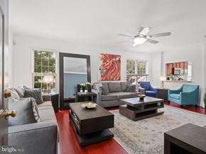 8846 Ashgrove House Lane 101, Vienna VA 22182