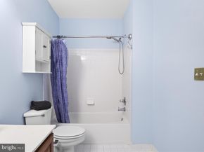 8846 Ashgrove House Lane 101, Vienna VA 22182