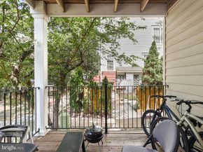 8846 Ashgrove House Lane 101, Vienna VA 22182