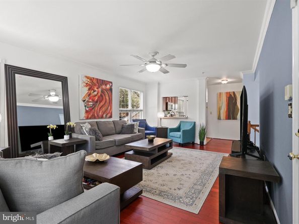 8846 Ashgrove House Lane 101, Vienna VA 22182