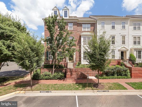8846 Ashgrove House Lane 101, Vienna VA 22182