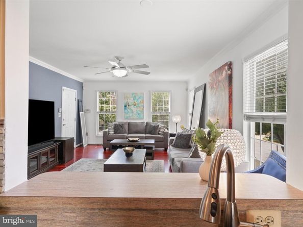 8846 Ashgrove House Lane 101, Vienna VA 22182