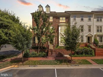 8846 Ashgrove House Lane