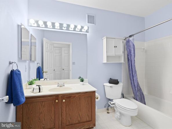 8846 Ashgrove House Lane 101, Vienna VA 22182