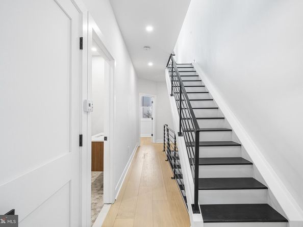 940 S 5TH Street, Philadelphia PA 19147