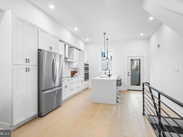 940 S 5TH Street, Philadelphia PA 19147