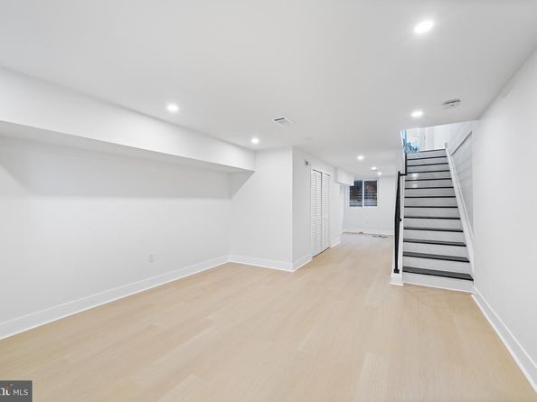 940 S 5TH Street, Philadelphia PA 19147