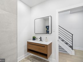 940 S 5TH Street, Philadelphia PA 19147