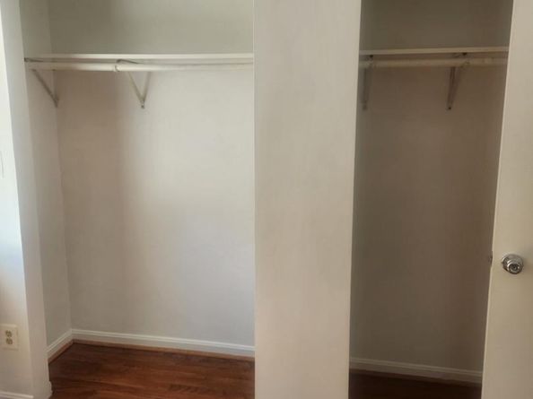 17 46TH Street SE 5, Washington DC 20019