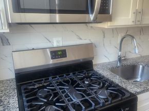 17 46TH Street SE 5, Washington DC 20019
