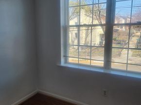 17 46TH Street SE 5, Washington DC 20019