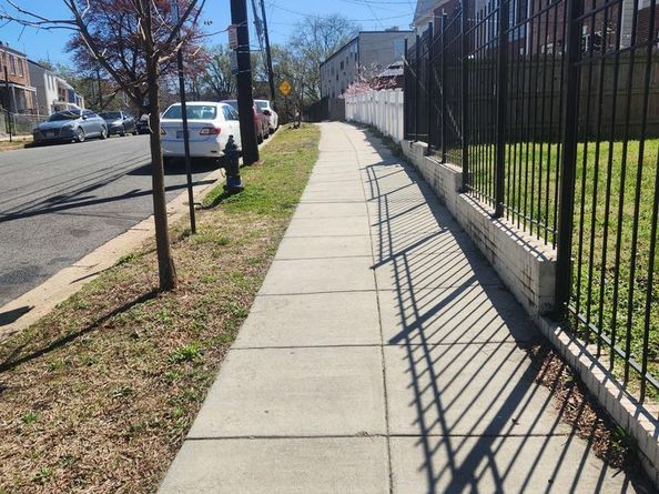 17 46TH Street SE 5, Washington DC 20019