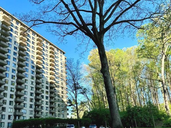 5225 Pooks Hill Road B24N, Bethesda MD 20814