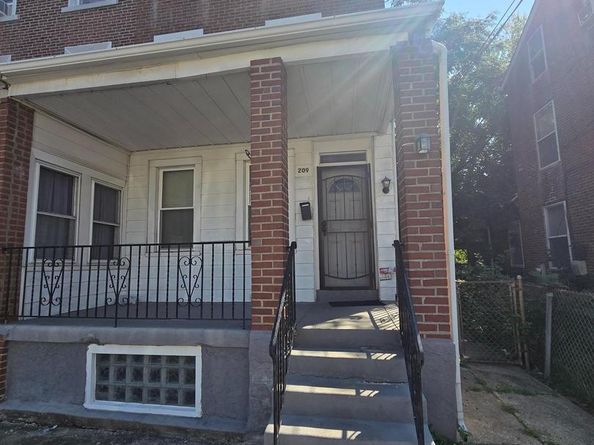 209 S 5TH Street, Darby PA 19023