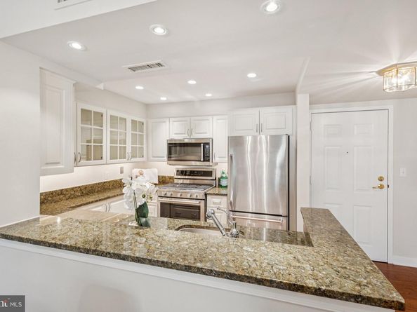1050 N Taylor Street 1208, Arlington VA 22201