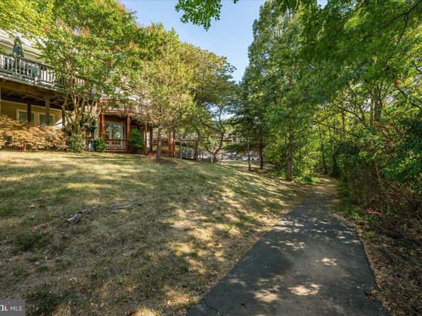 13438 Burrough Farm Drive, Herndon VA 20171
