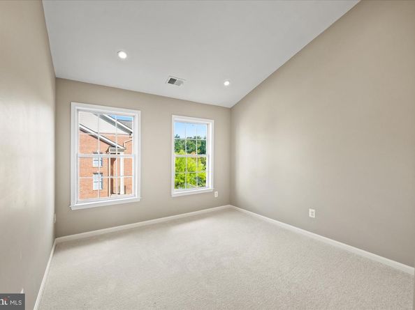 13438 Burrough Farm Drive, Herndon VA 20171