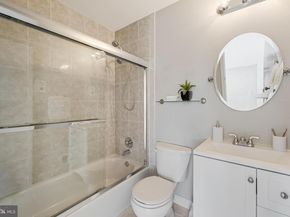 2111 N Lincoln Street, Arlington VA 22207