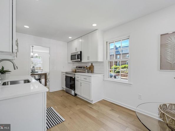 2111 N Lincoln Street, Arlington VA 22207