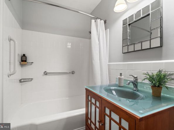 4301 Massachusetts Avenue NW 2013, Washington DC 20016