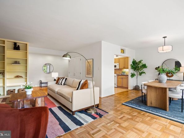4301 Massachusetts Avenue NW 2013, Washington DC 20016